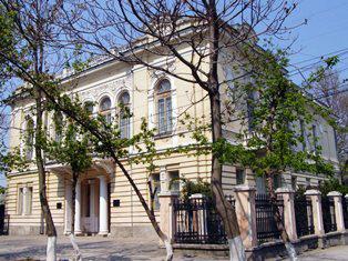 Виртуальная экскурсия в Симферопольский художественный музей «Восемь залов и старинная лестница»