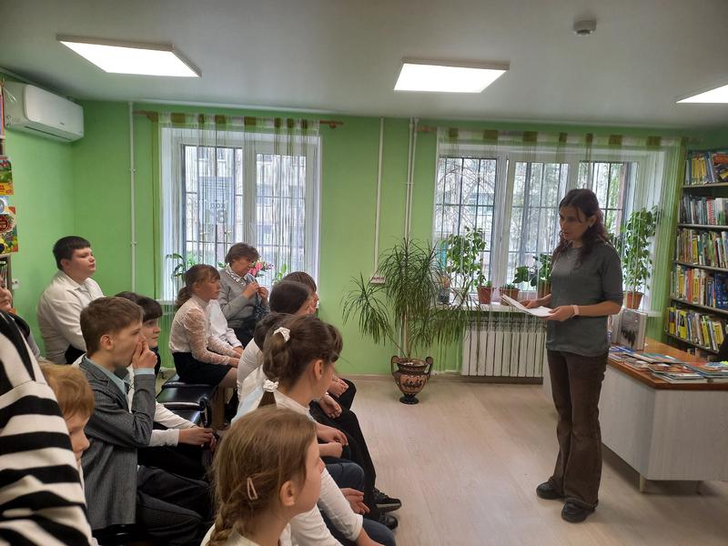 Патриотический час «Героями не рождаются»